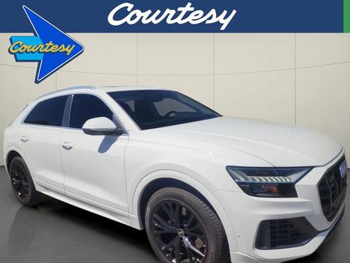 Carrara White 2023 Audi Q8 55 Premium