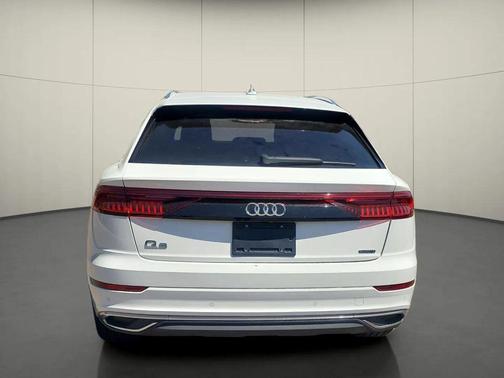 Carrara White 2023 Audi Q8 55 Premium