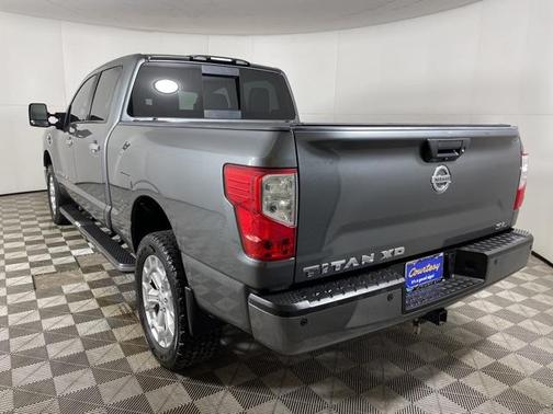2017 Nissan Titan XD SL