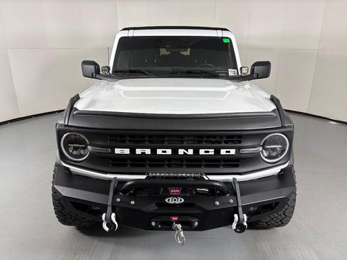 Oxford White 2022 Ford Bronco Black Diamond
