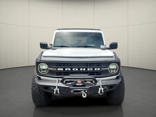 Oxford White 2022 Ford Bronco Black Diamond