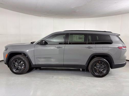 Sting-Gray Clearcoat 2027 Jeep Grand Cherokee L Laredo