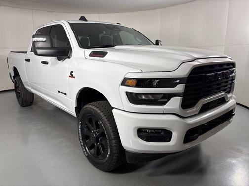 2026 RAM 3500 Big Horn Crew Cab 4x4 6'4' Box