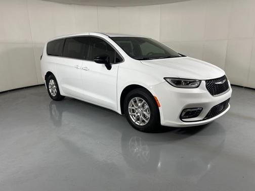2025 Chrysler Pacifica L