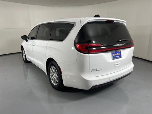 2025 Chrysler Pacifica L