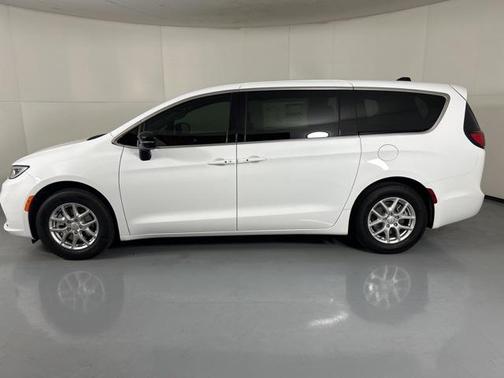 2025 Chrysler Pacifica L