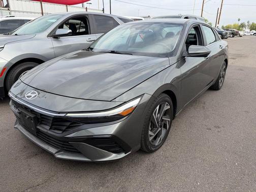 2024 Hyundai ELANTRA Limited