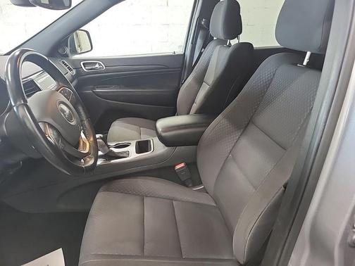 2020 Jeep Grand Cherokee Laredo