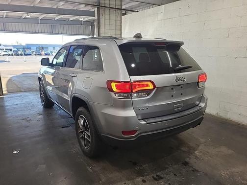 2020 Jeep Grand Cherokee Laredo