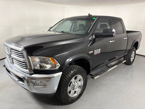 Brilliant Black Crystal Pearlcoat 2018 RAM 2500 Big Horn Crew Cab 4x4 6'4' Box