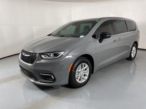 2025 Chrysler Pacifica L