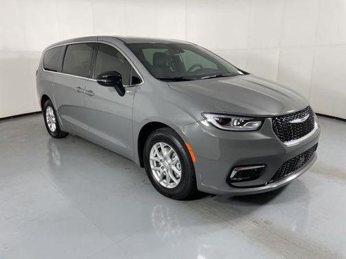 2025 Chrysler Pacifica L