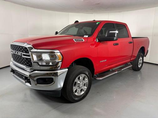 2024 RAM 2500 Big Horn Crew Cab 4x4 6'4' Box