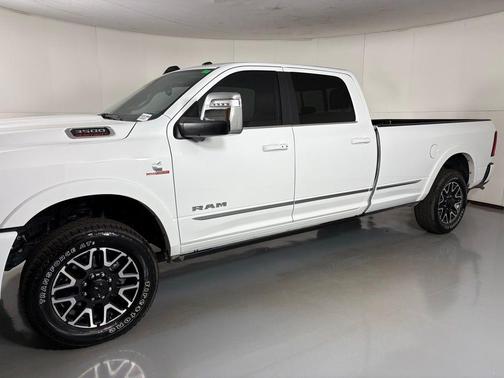 2026 RAM 3500 Limited Crew Cab 4x4 8' Box