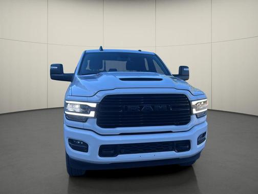Bright White Clearcoat 2023 RAM 2500 Laramie Crew Cab 4x4 6'4' Box