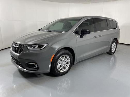 2025 Chrysler Pacifica L
