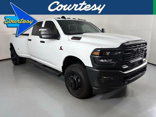 2026 RAM 3500 Tradesman Crew Cab 4x4 8' Box