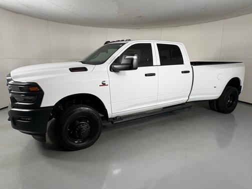 2026 RAM 3500 Tradesman Crew Cab 4x4 8' Box