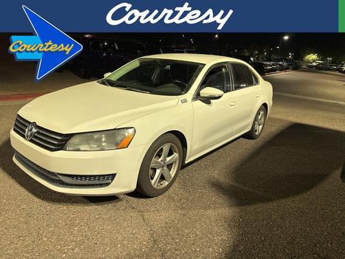 2012 Volkswagen Passat 2.5 SE