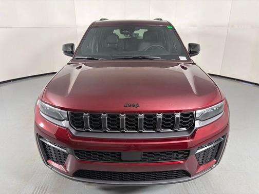 Velvet Red Pearlcoat 2026 Jeep Grand Cherokee Altitude