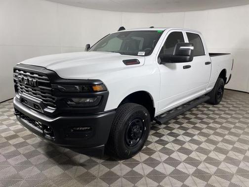2025 RAM 2500 Tradesman Crew Cab 4x2 6'4' Box
