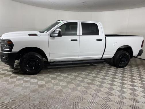 2025 RAM 2500 Tradesman Crew Cab 4x2 6'4' Box