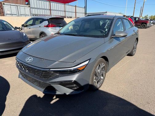 2025 Hyundai ELANTRA Limited