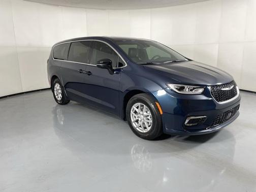 2025 Chrysler Pacifica L