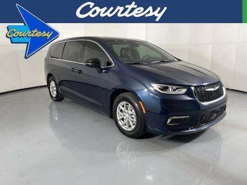 2025 Chrysler Pacifica L
