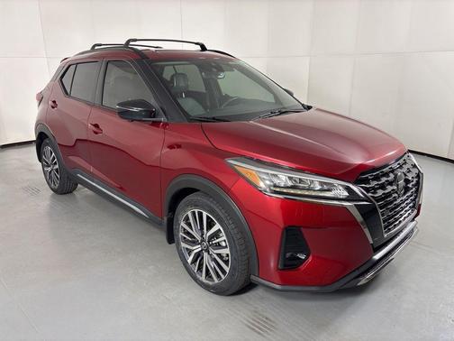 2021 Nissan Kicks SR
