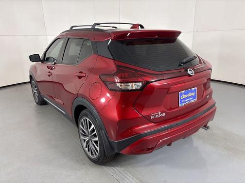 2021 Nissan Kicks SR