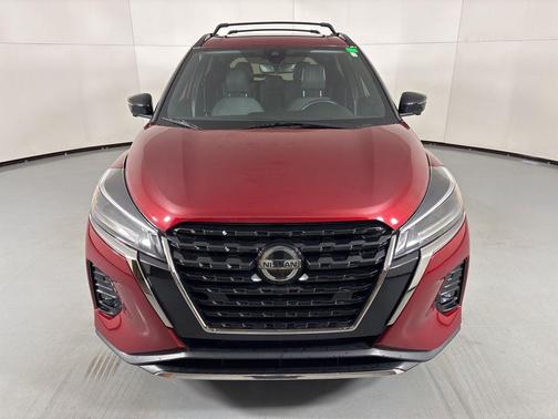 2021 Nissan Kicks SR