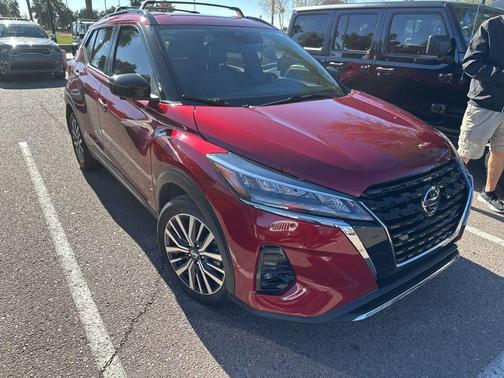 2021 Nissan Kicks SR