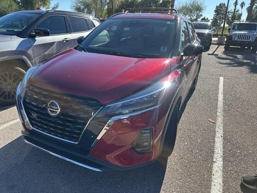 2021 Nissan Kicks SR