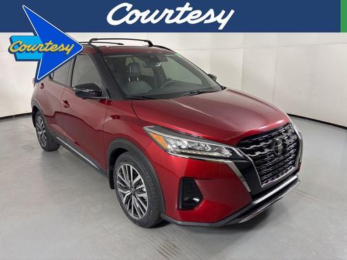 2021 Nissan Kicks SR