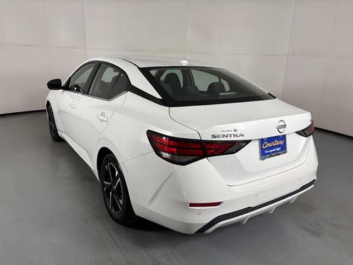 Aspen White Tricoat 2024 Nissan Sentra SV
