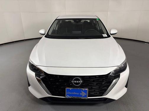 Aspen White Tricoat 2024 Nissan Sentra SV
