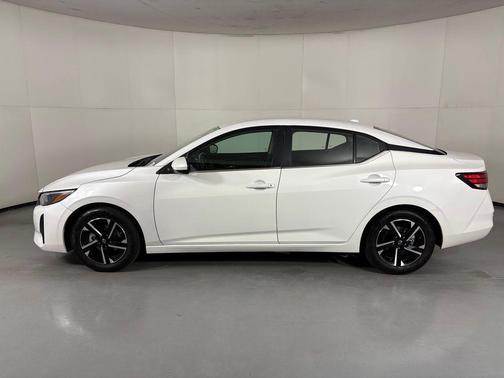 Aspen White Tricoat 2024 Nissan Sentra SV