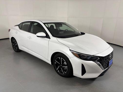 Aspen White Tricoat 2024 Nissan Sentra SV