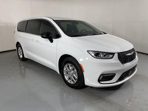 2025 Chrysler Pacifica L