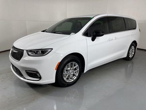 2025 Chrysler Pacifica L