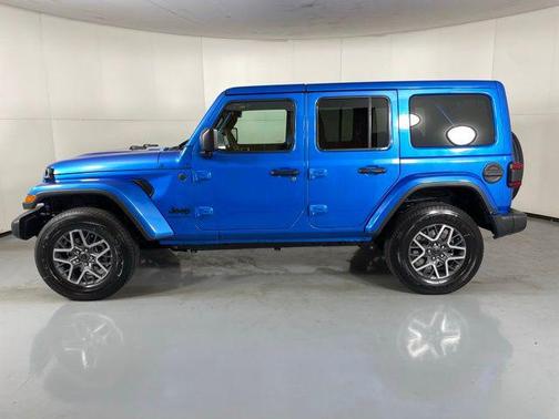 2025 Jeep Wrangler 4-Door Sahara 4x4