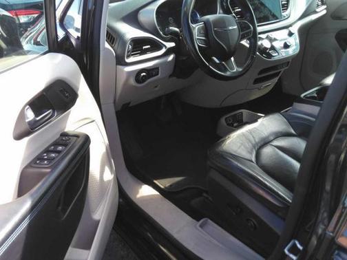 2021 Chrysler Pacifica Hybrid Touring L
