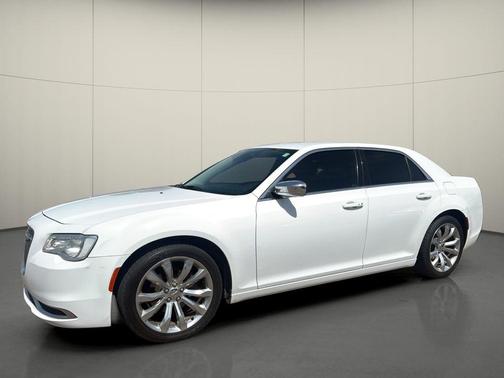 Bright White Clearcoat 2019 Chrysler 300 Touring
