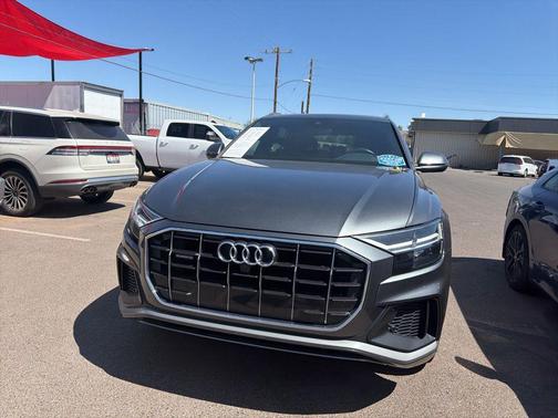Daytona Gray Pearl Effect 2020 Audi Q8 55 Premium Plus