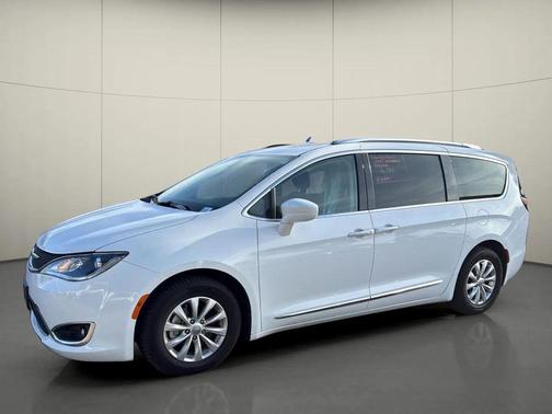 2018 Chrysler Pacifica Touring-L