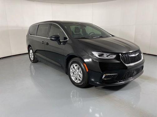 2025 Chrysler Pacifica L