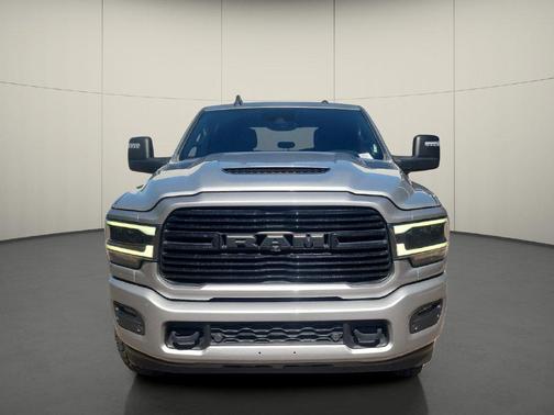 Billet Silver Metallic Clearcoat 2024 RAM 3500 Laramie Crew Cab 4x4 6'4' Box