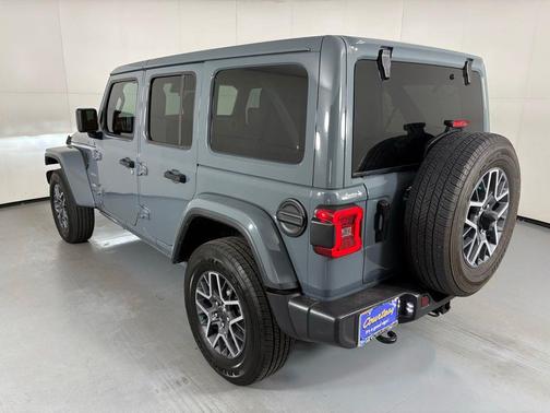 Anvil Clear Coat 2024 Jeep Wrangler 4-Door Sahara 4x4
