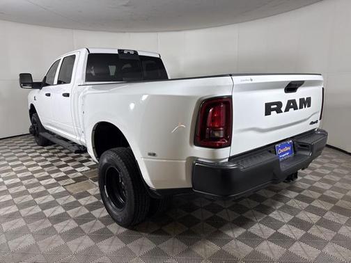 2025 RAM 3500 Tradesman Crew Cab 4x4 8' Box